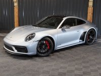 USED 2022 22 PORSCHE 911 3.0 CARRERA GTS 2d 474 BHP GLASS SUNROOF - 7 SPEED MANUAL - LED HEADLIGHTS - PORSCHE WARRANTY - CARBON MIRRORS - CARBON TRIM -