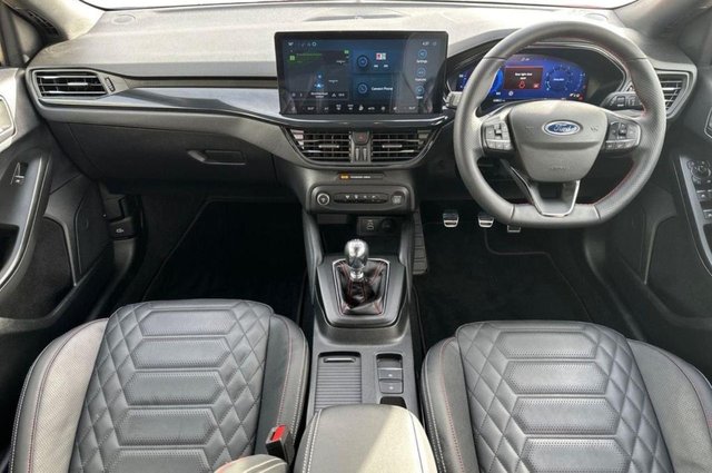 2022 FORD FOCUS - Photo 4