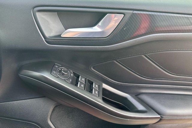 2022 FORD FOCUS - Photo 6