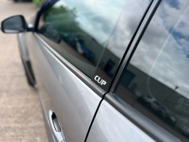 View our RENAULT MEGANE