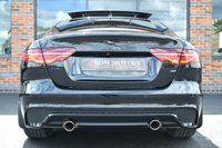USED 2022 22 JAGUAR XE 2.0 R-DYNAMIC HSE 4d 296 BHP PAN ROOF / MERIDIAN / BLACK PK