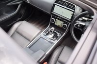 USED 2022 22 JAGUAR XE 2.0 R-DYNAMIC HSE 4d 296 BHP PAN ROOF / MERIDIAN / BLACK PK