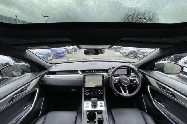 2023 JAGUAR F-PACE - Photo 3