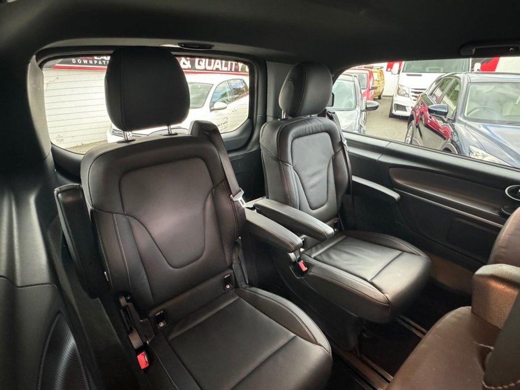 USED 2023 73 MERCEDES-BENZ V-CLASS 2.0 V 300 D AMG LINE XL 5d 236 BHP VAT Qualifying