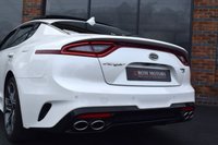 USED 2017 17 KIA STINGER 3.3 GT S ISG 5d 365 BHP PEARL WHITE / RARE 3.3 GTS