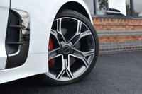 USED 2017 17 KIA STINGER 3.3 GT S ISG 5d 365 BHP PEARL WHITE / RARE 3.3 GTS