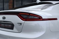 USED 2017 17 KIA STINGER 3.3 GT S ISG 5d 365 BHP PEARL WHITE / RARE 3.3 GTS