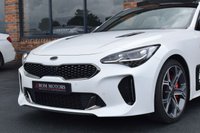 USED 2017 17 KIA STINGER 3.3 GT S ISG 5d 365 BHP PEARL WHITE / RARE 3.3 GTS