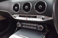 USED 2017 17 KIA STINGER 3.3 GT S ISG 5d 365 BHP PEARL WHITE / RARE 3.3 GTS