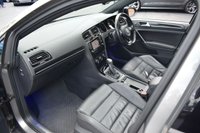 USED 2014 64 VOLKSWAGEN GOLF 2.0 R DSG 5d AUTO 298 BHP PAN ROOF / LEATHER / WINTER PK
