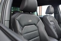 USED 2014 64 VOLKSWAGEN GOLF 2.0 R DSG 5d AUTO 298 BHP PAN ROOF / LEATHER / WINTER PK