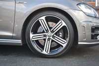 USED 2014 64 VOLKSWAGEN GOLF 2.0 R DSG 5d AUTO 298 BHP PAN ROOF / LEATHER / WINTER PK