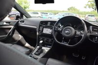 USED 2014 64 VOLKSWAGEN GOLF 2.0 R DSG 5d AUTO 298 BHP PAN ROOF / LEATHER / WINTER PK