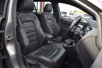 USED 2014 64 VOLKSWAGEN GOLF 2.0 R DSG 5d AUTO 298 BHP PAN ROOF / LEATHER / WINTER PK
