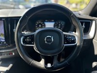 USED 2019 19 VOLVO XC60 2.0 T5 R-DESIGN PRO AWD 5d 246 BHP 