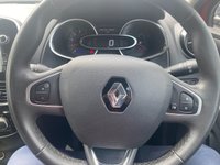 USED 2017 67 RENAULT CLIO 1.5 DYNAMIQUE NAV DCI 5d 89 BHP CRUISE CONTROL +  CLIMATE CONTROL +  USB +  AUX +  DAB RADIO +  BLUETOOTH +  SAT NAV +  START STOP +  16" ALLOYS +  LED DRL +  HILL START ASSIST +  TPMS +