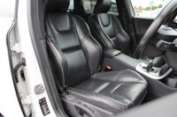USED 2015 65 VOLVO XC60 2.4 D4 R-DESIGN LUX NAV AWD 5d 187 BHP 