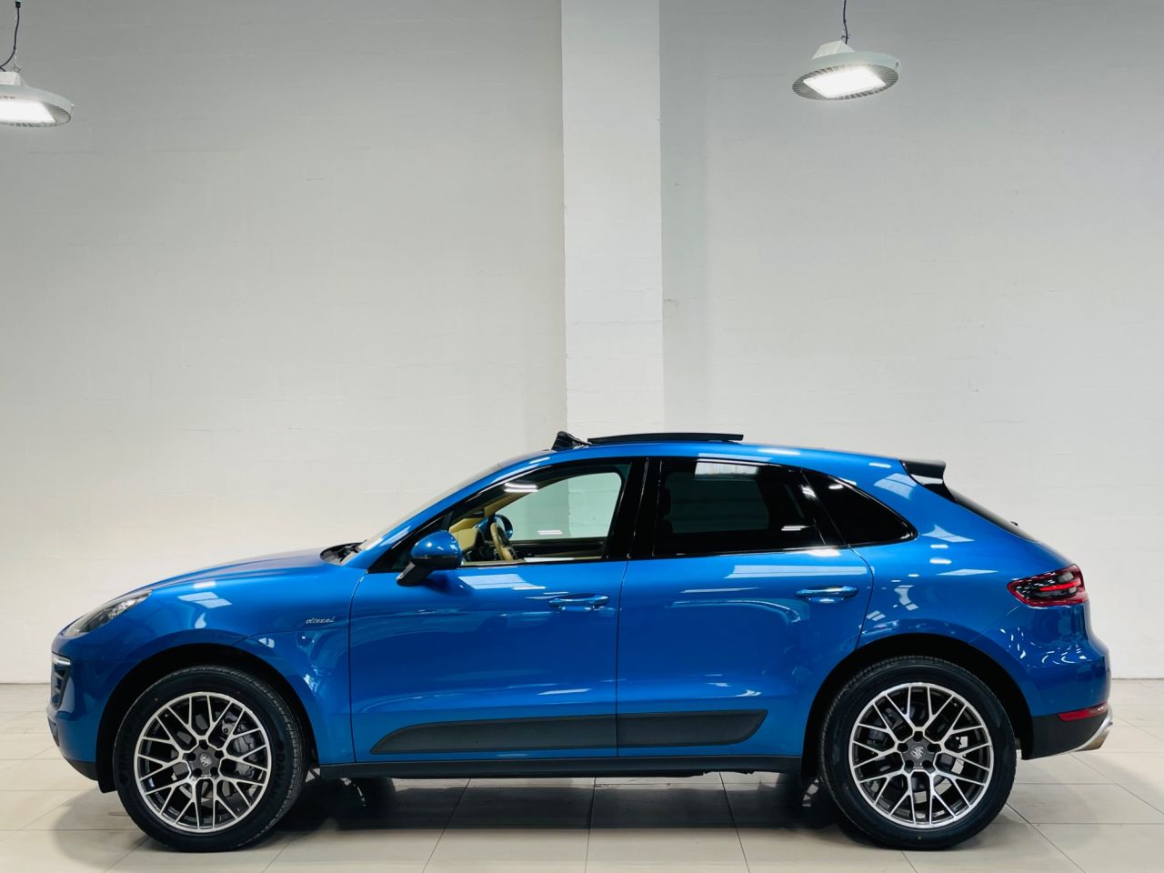 2015 Porsche Macan D S Pdk £25,700