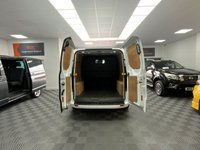 USED 2020 70 FORD TRANSIT CUSTOM 2.0 320 LIMITED DCIV ECOBLUE 130BHP AUTOMATIC 6 SEAT CREW VAN  1 OWNER FACTORY CREW CAB AIR CON & AUTOMATIC