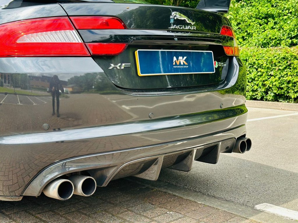 2014 Jaguar XF V8 R-S £27,500