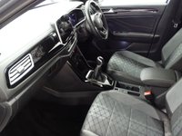 USED 2023 23 VOLKSWAGEN T-ROC 2.0 R-LINE TDI 5d 148 BHP SAT NAV CRUISE PARK SENSORS HEATED SEATS