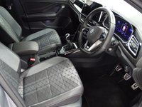 USED 2023 23 VOLKSWAGEN T-ROC 2.0 R-LINE TDI 5d 148 BHP SAT NAV CRUISE PARK SENSORS HEATED SEATS