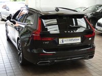 USED 2021 21 VOLVO V60 2.0 RECHARGE T6 R-DESIGN AWD 5d 337 BHP BIG SPEC 4WD SAT NAV LEATHER HEATED FRONT AND REAR SEATS HEATED STEERING REAR VIEW CAMERA ELECTRCI TAILGATE PARKING SENSORS 1 OWNER SERVICE HISTORY WARRANTY