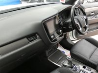 USED 2020 20 MITSUBISHI OUTLANDER 2.4 PHEV DYNAMIC 5d 222 BHP 4WD APP BASED SAT NAV LEATHER HEATED SEATS REAR VIEW CAMERA 1 OWNER SERVICE HISTORY WARRANTY
