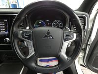 USED 2020 20 MITSUBISHI OUTLANDER 2.4 PHEV DYNAMIC 5d 222 BHP 4WD APP BASED SAT NAV LEATHER HEATED SEATS REAR VIEW CAMERA 1 OWNER SERVICE HISTORY WARRANTY