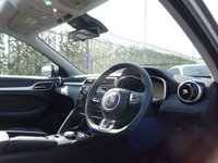 USED 2022 22 MG MG ZS TROPHY CONNECT 72.6kkWh 5d 155 BHP 