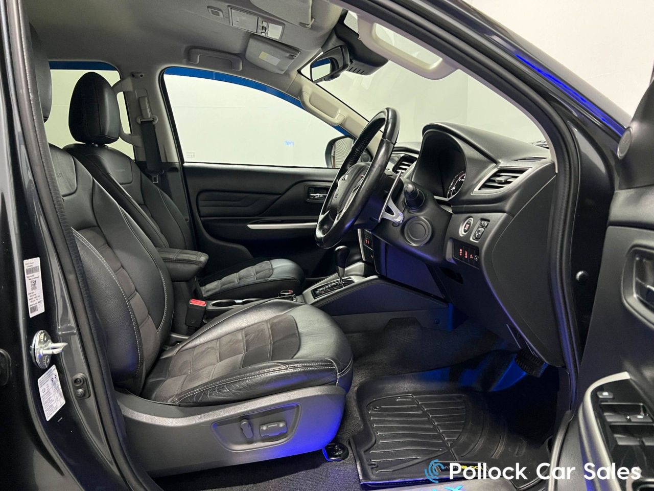 2020 MITSUBISHI L200 BARBARIAN X AUTO 150BHP CANOPY 3.5T Chassis Underseal, Full History - vehicle photo 27 for sale on PureCar