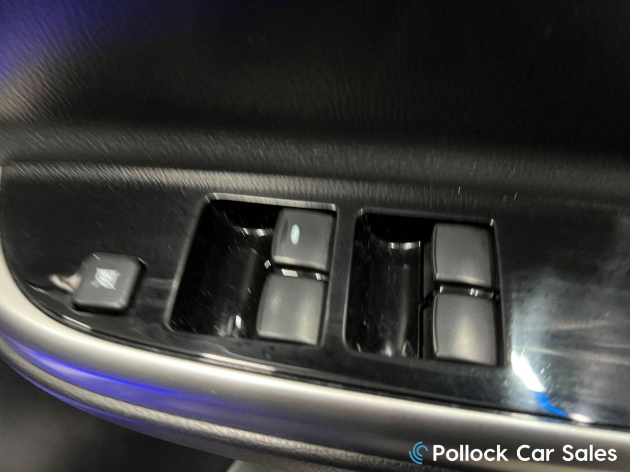 2020 MITSUBISHI L200 BARBARIAN X AUTO 150BHP CANOPY 3.5T Chassis Underseal, Full History - vehicle photo 29 for sale on PureCar