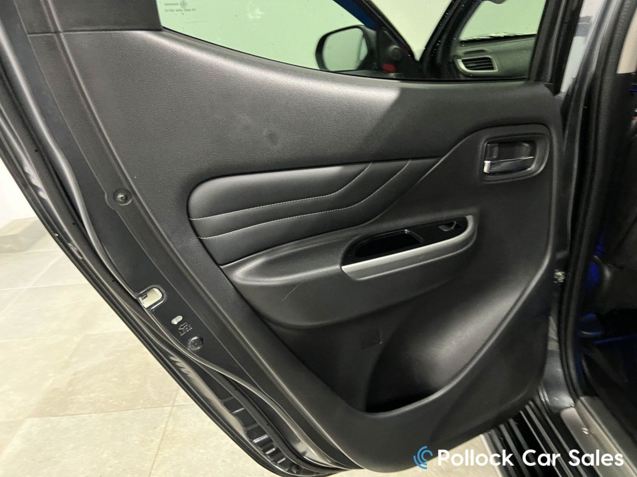 2020 MITSUBISHI L200 BARBARIAN X AUTO 150BHP CANOPY 3.5T Chassis Underseal, Full History - vehicle photo 37 for sale on PureCar