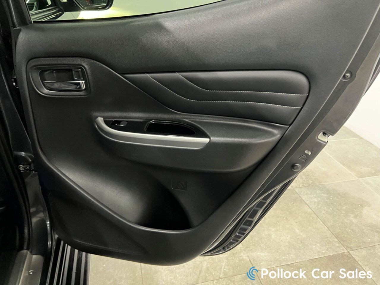 2020 MITSUBISHI L200 BARBARIAN X AUTO 150BHP CANOPY 3.5T Chassis Underseal, Full History - vehicle photo 42 for sale on PureCar
