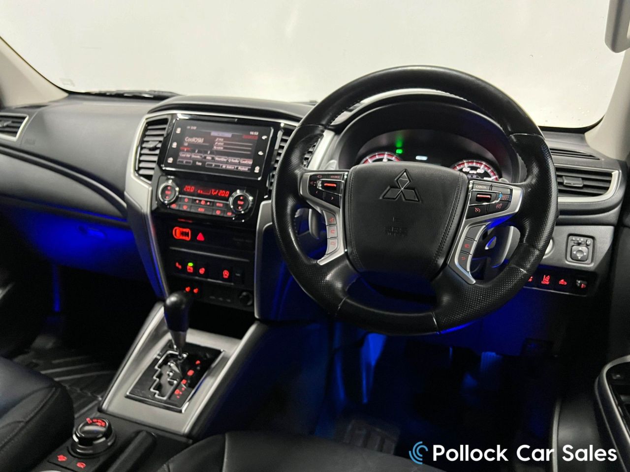 2020 MITSUBISHI L200 BARBARIAN X AUTO 150BHP CANOPY 3.5T Chassis Underseal, Full History - vehicle photo 44 for sale on PureCar