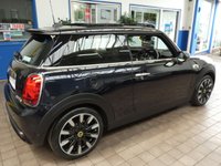 USED 2021 70 MINI ELECTRIC COOPER S LEVEL 3 3d 181 BHP GENUINE LOW MILEAGE MASSIVE SPEC NAV SUNROOF HUD LEATHER HEATED SEATS REAR VIEW CAMERA CAZ/ULEZ COMPLIANT ZERO ROAD TAX 1 OWNER SERVICE HISTORY