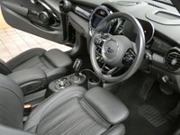 USED 2021 70 MINI ELECTRIC COOPER S LEVEL 3 3d 181 BHP GENUINE LOW MILEAGE MASSIVE SPEC NAV SUNROOF HUD LEATHER HEATED SEATS REAR VIEW CAMERA CAZ/ULEZ COMPLIANT ZERO ROAD TAX 1 OWNER SERVICE HISTORY