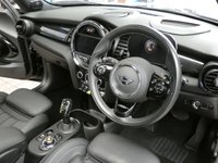 USED 2021 70 MINI ELECTRIC COOPER S LEVEL 3 3d 181 BHP GENUINE LOW MILEAGE MASSIVE SPEC NAV SUNROOF HUD LEATHER HEATED SEATS REAR VIEW CAMERA CAZ/ULEZ COMPLIANT ZERO ROAD TAX 1 OWNER SERVICE HISTORY