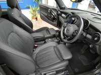 USED 2021 70 MINI ELECTRIC COOPER S LEVEL 3 3d 181 BHP GENUINE LOW MILEAGE MASSIVE SPEC NAV SUNROOF HUD LEATHER HEATED SEATS REAR VIEW CAMERA CAZ/ULEZ COMPLIANT ZERO ROAD TAX 1 OWNER SERVICE HISTORY