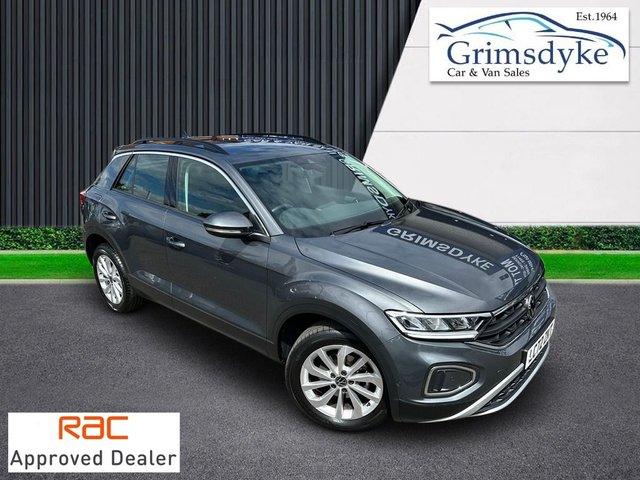 2023 72 Volkswagen T-Roc 1.5 LIFE TSI DSG 5d 148 BHP