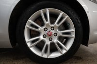 USED 2017 17 JAGUAR XE 2.0 PRESTIGE 4d 178 BHP 