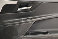 USED 2017 17 JAGUAR XE 2.0 PRESTIGE 4d 178 BHP 
