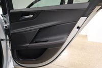 USED 2017 17 JAGUAR XE 2.0 PRESTIGE 4d 178 BHP 