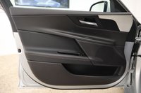USED 2017 17 JAGUAR XE 2.0 PRESTIGE 4d 178 BHP 
