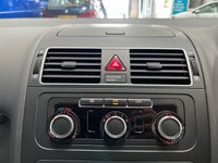 USED 2015 64 VOLKSWAGEN TOURAN 1.6 TDI SE MPV 5dr Diesel Manual Euro 5 (105 ps) Full Main Dealer Service History, Front And Rear Parking Sensors, DAB Radio