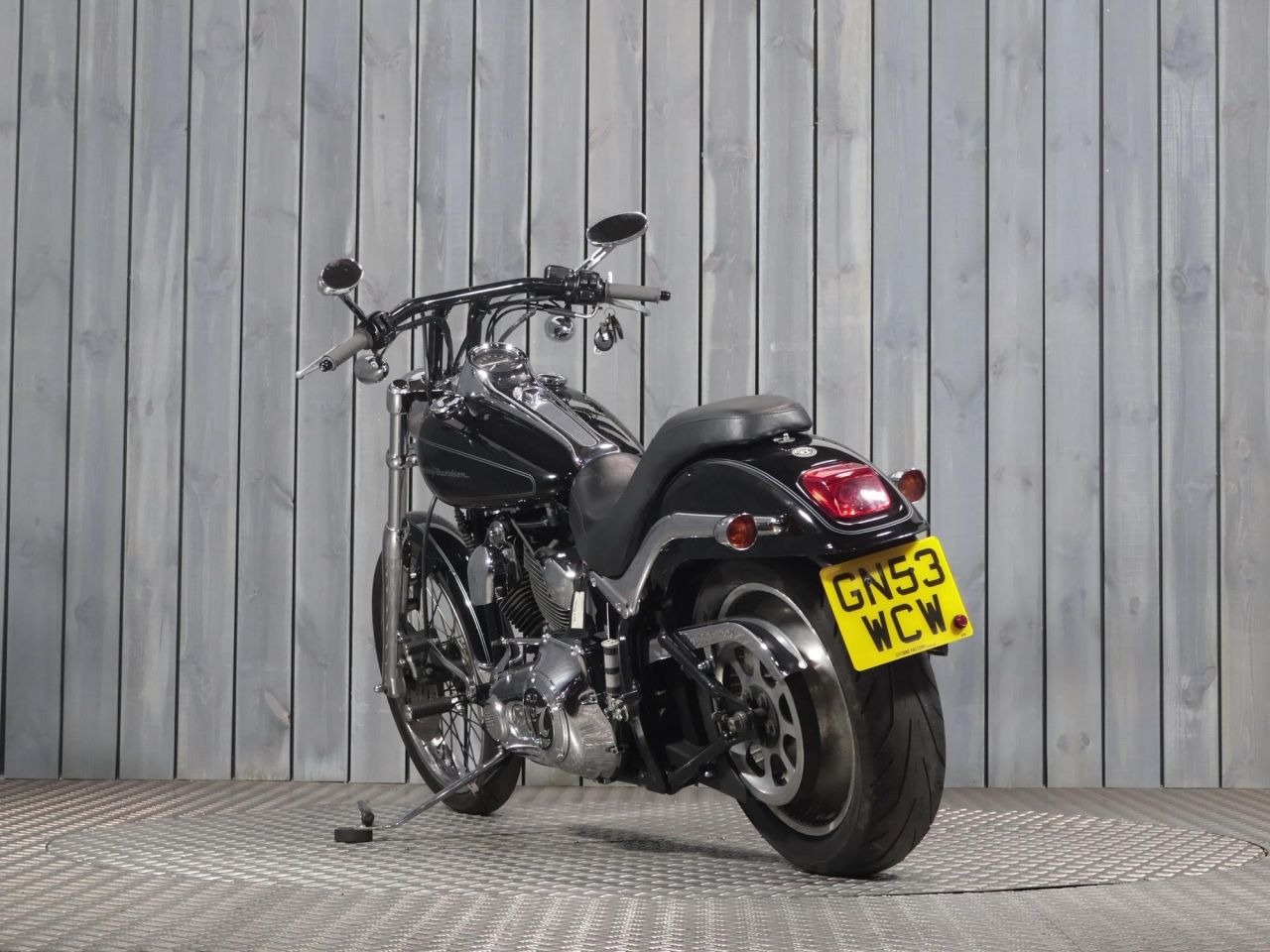 Harley-Davidson Softail トレーナー XL 黒 Street Bob™ 114 | Harley-Davidson® 亀戸
