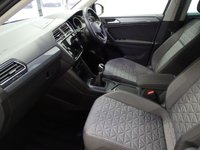 USED 2022 72 VOLKSWAGEN TIGUAN 2.0 LIFE TDI 5d 148 BHP AIR CON CRUISE PARK SENSORS DE TACH TOWBAR