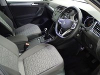 USED 2022 72 VOLKSWAGEN TIGUAN 2.0 LIFE TDI 5d 148 BHP AIR CON CRUISE PARK SENSORS DE TACH TOWBAR