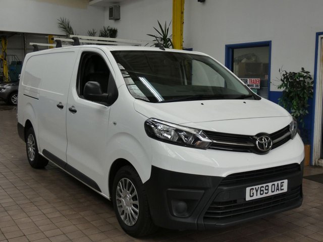 2019 69 Toyota Proace 2.0 L2 ICON 118 BHP