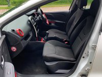 USED 2015 15 RENAULT CLIO 1.5 DYNAMIQUE MEDIANAV ENERGY DCI S/S 5d 90 BHP 2015 RENAULT CLIO DYNAMIQUE MEDIA NAV - 3 FORMER KEEPERS - 1.5 DCi 60+ MPG - RED TOUCH PACK - SATELLITE NAVIGATION - ZERO ROAD TAX